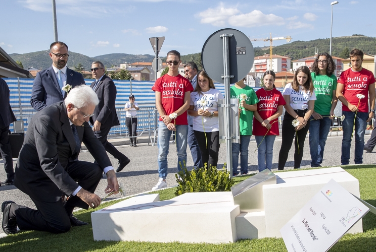 Mattarella a L’Aquila: rispettare l’impegno per la ricostruzione